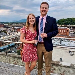 Meet your Posher, Lauren